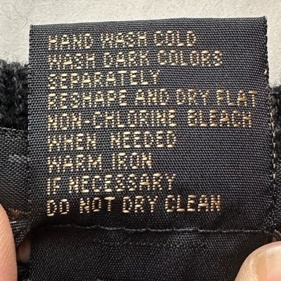 Requirements Black Beaded Floral Embroidered Knit Vest XL | Y2K Goth Grannycore - Picture 8 of 9